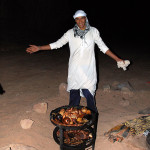 Traditionelles Essen im Beduinencamp