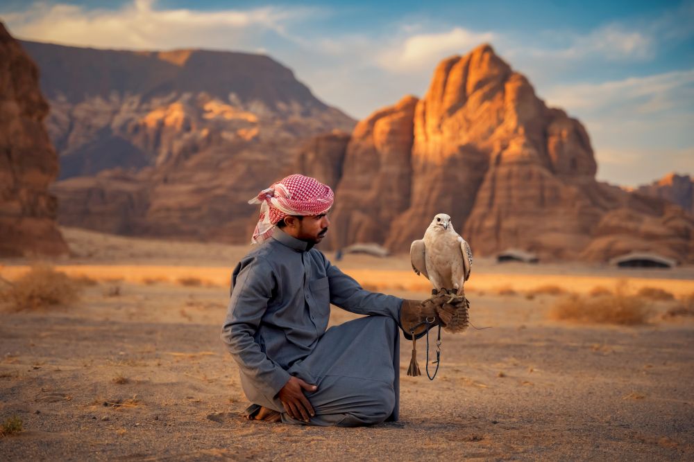 Der Falke ist tief verwurzelt in der saudi-arabischen Kultur. Früher unverzichtbar für die Jagd und damit das Überleben (c) Kreativstudio Kaplun