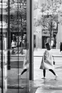 Spiegelungen, © Metin-Ozer, unsplash